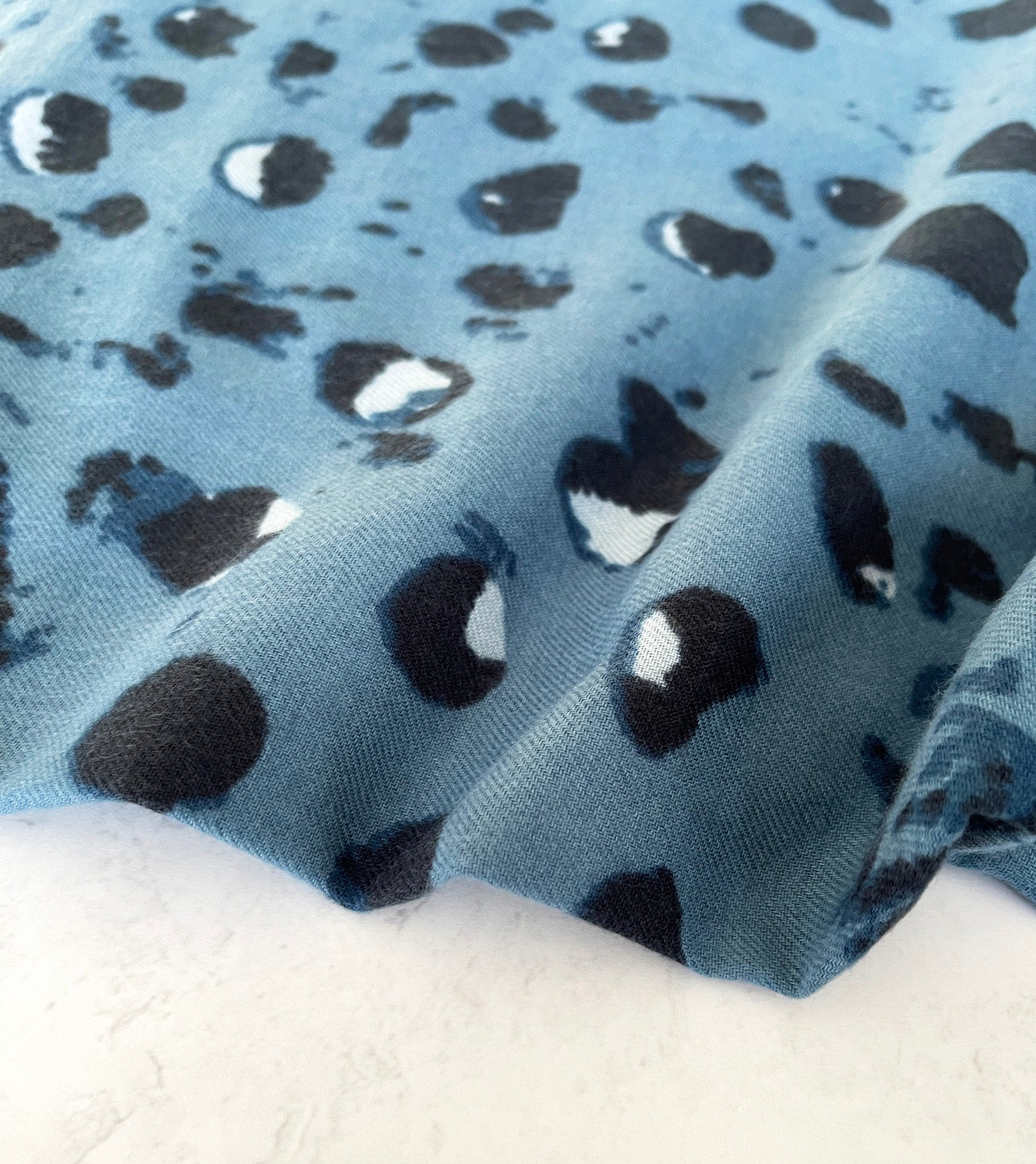 LARGE BLUE WOOL SPOTTY LEOPARD PRINT SCARF