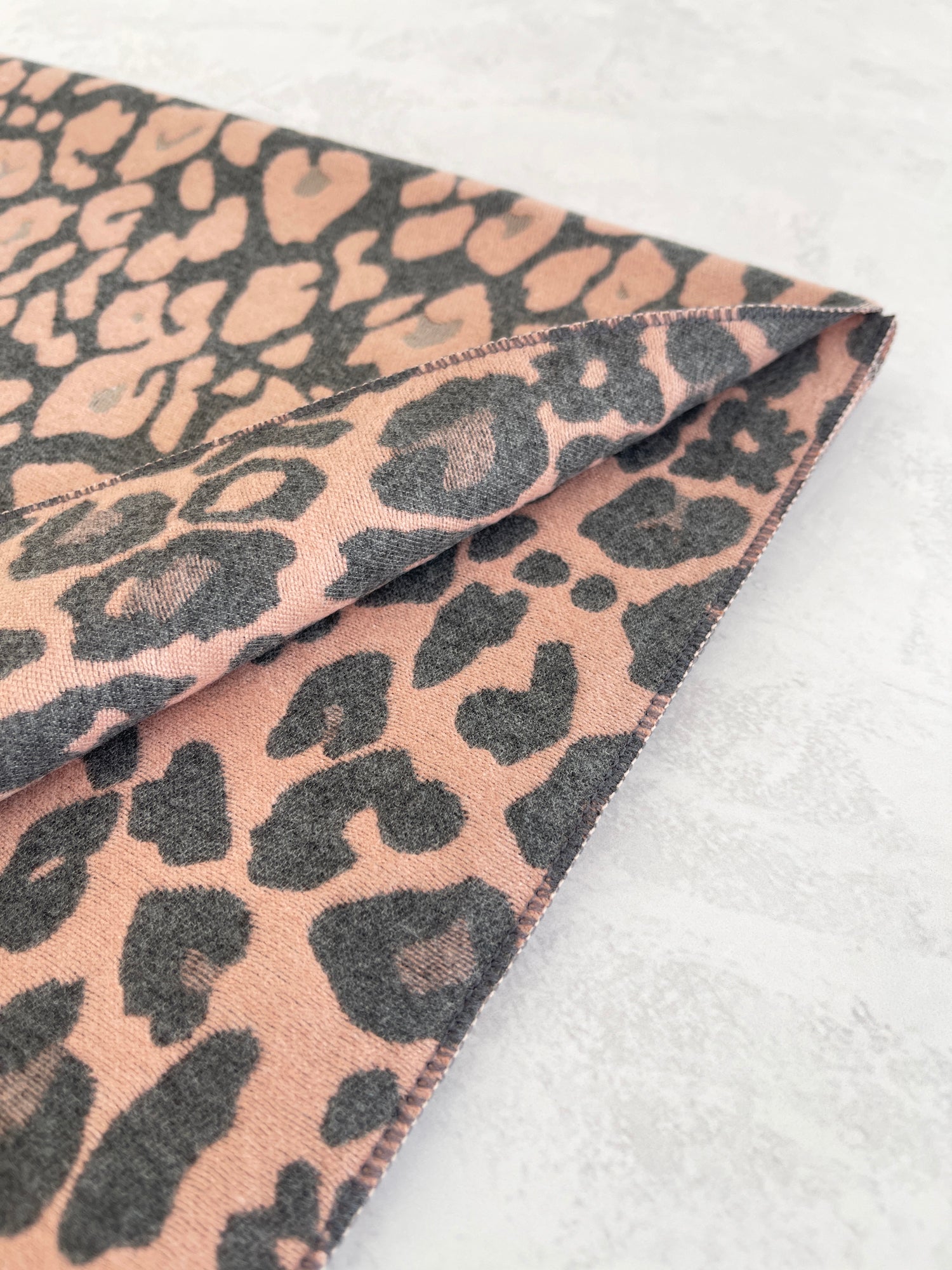 LARGE PINK LEOPARD PRINT REVERSIBLE WINTER SHAWL BLANKET SCARF