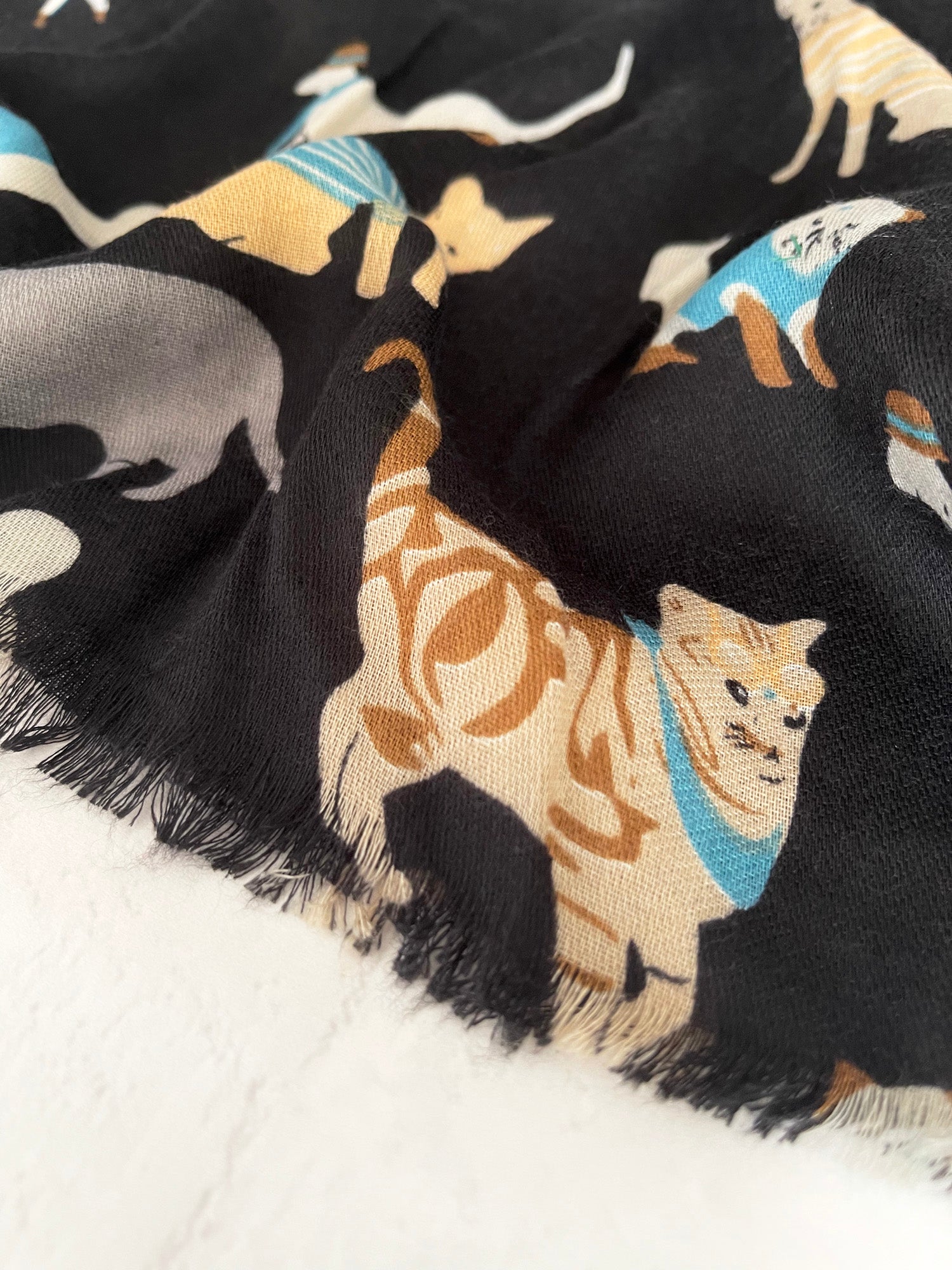 LIGHTWEIGHT BLACK SCARF WITH CATS