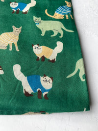 LIGHTWEIGHT GREEN SCARF WITH CATS