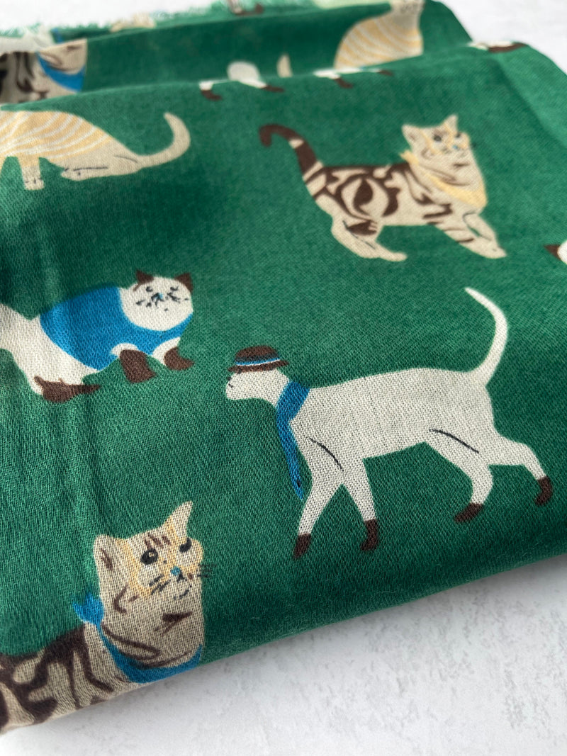 LIGHTWEIGHT GREEN SCARF WITH CATS