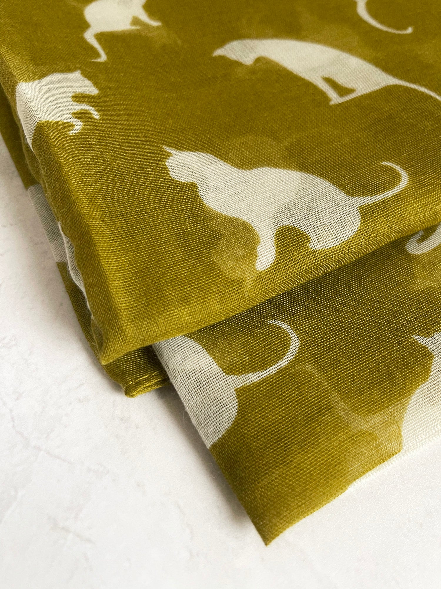 LIGHTWEIGHT PLAIN MUSTARD AND BEIGE CAT SCARF