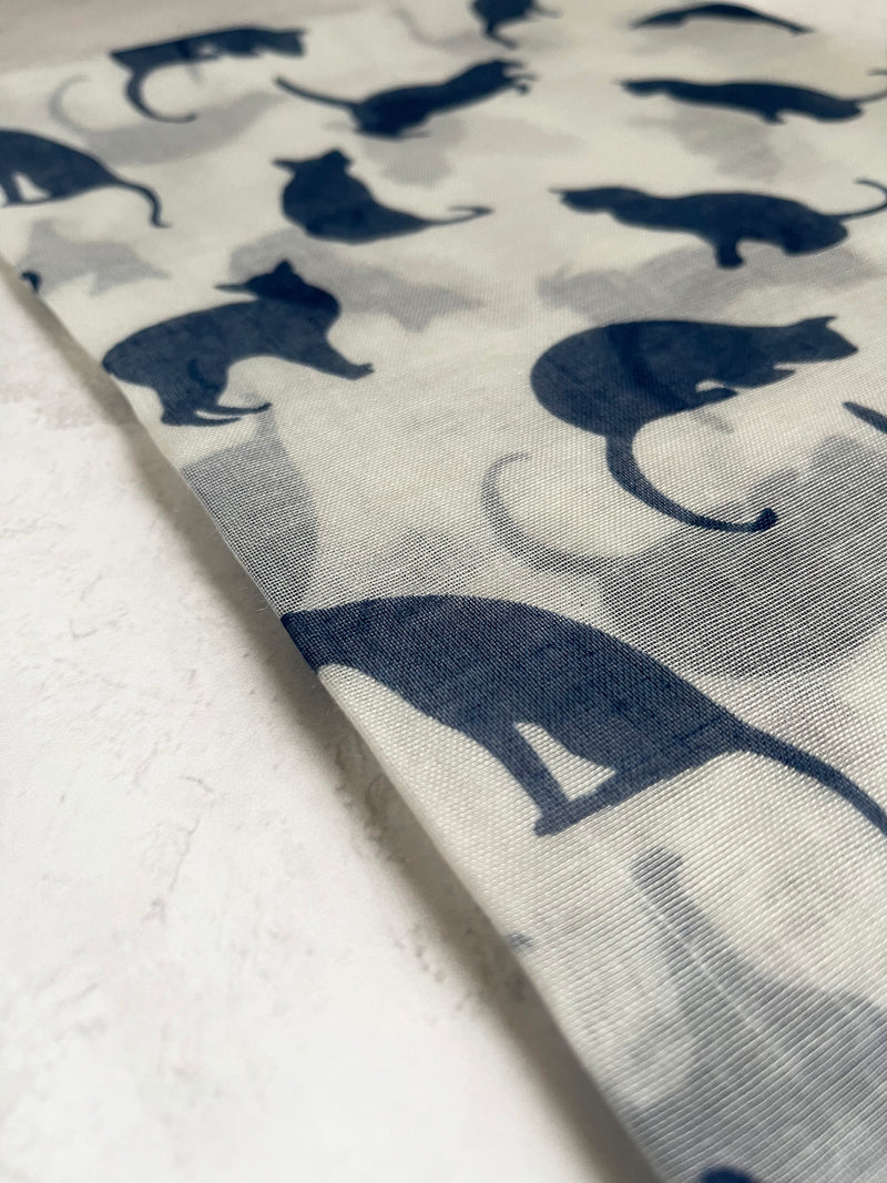 PLAIN WHITE NAVY LIGHTWEIGHT CAT SCARF