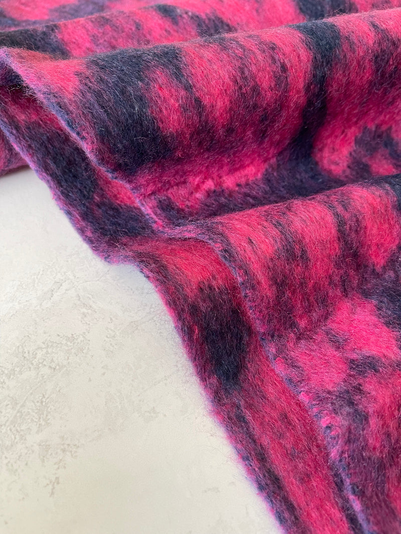 LONG FUCHSIA PINK WOOL MIX FLUFFY OVERSIZED LEOPARD PRINT SCARF