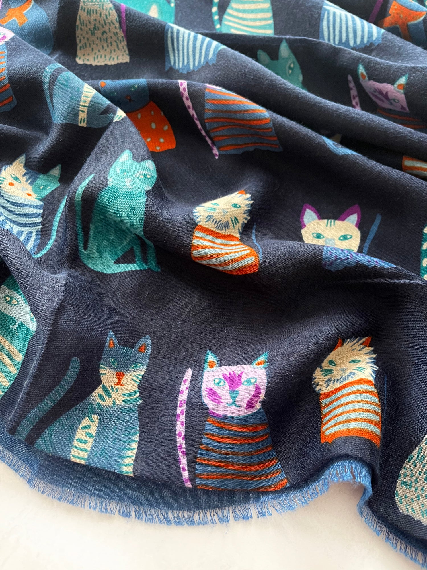 NAVY BLUE COTTON BLEND CAT PRINT LIGHTWEIGHT SCARF