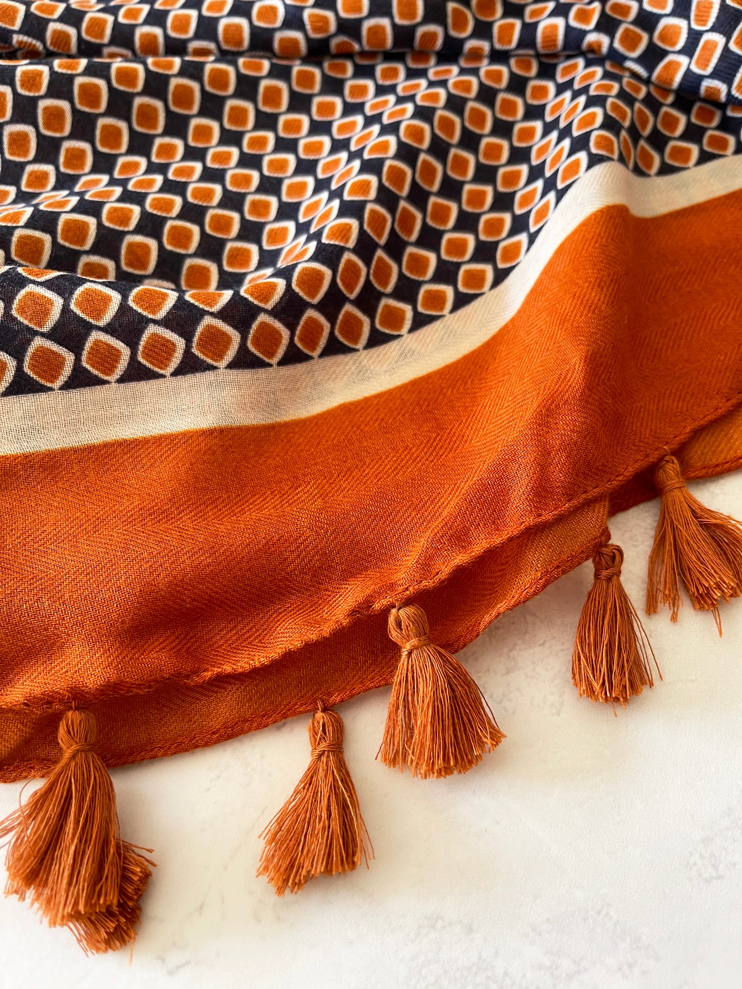 LARGE BURNT ORANGE DIAMOND PRINT SHAWL SCARF WITH TASSELS