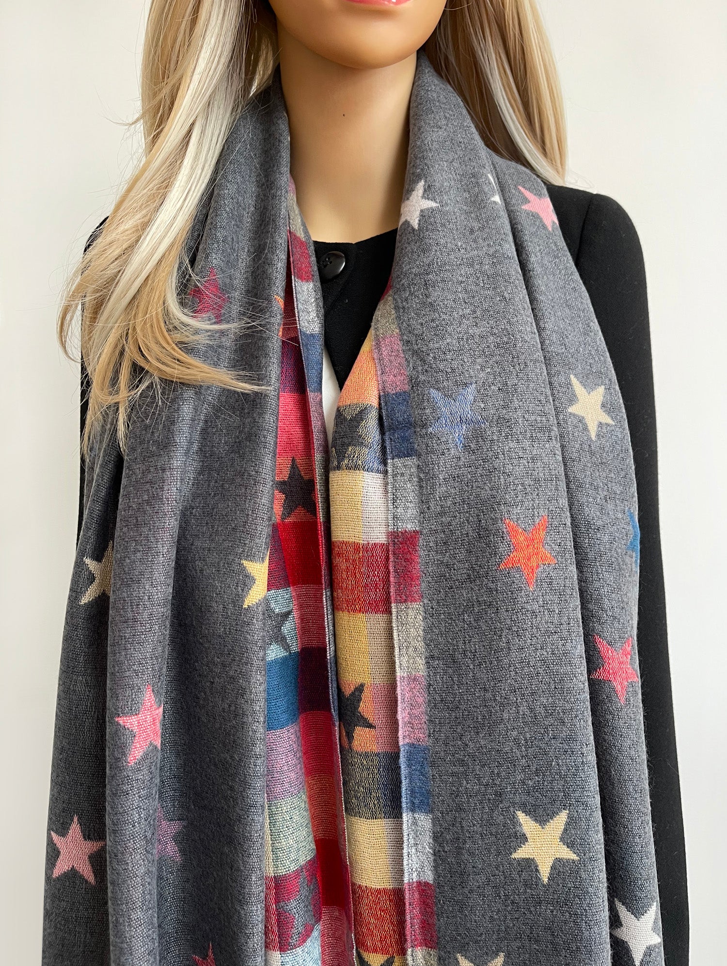 LARGE GREY STAR PRINT REVERSIBLE CHECKED WINTER SHAWL BLANKET SCARF