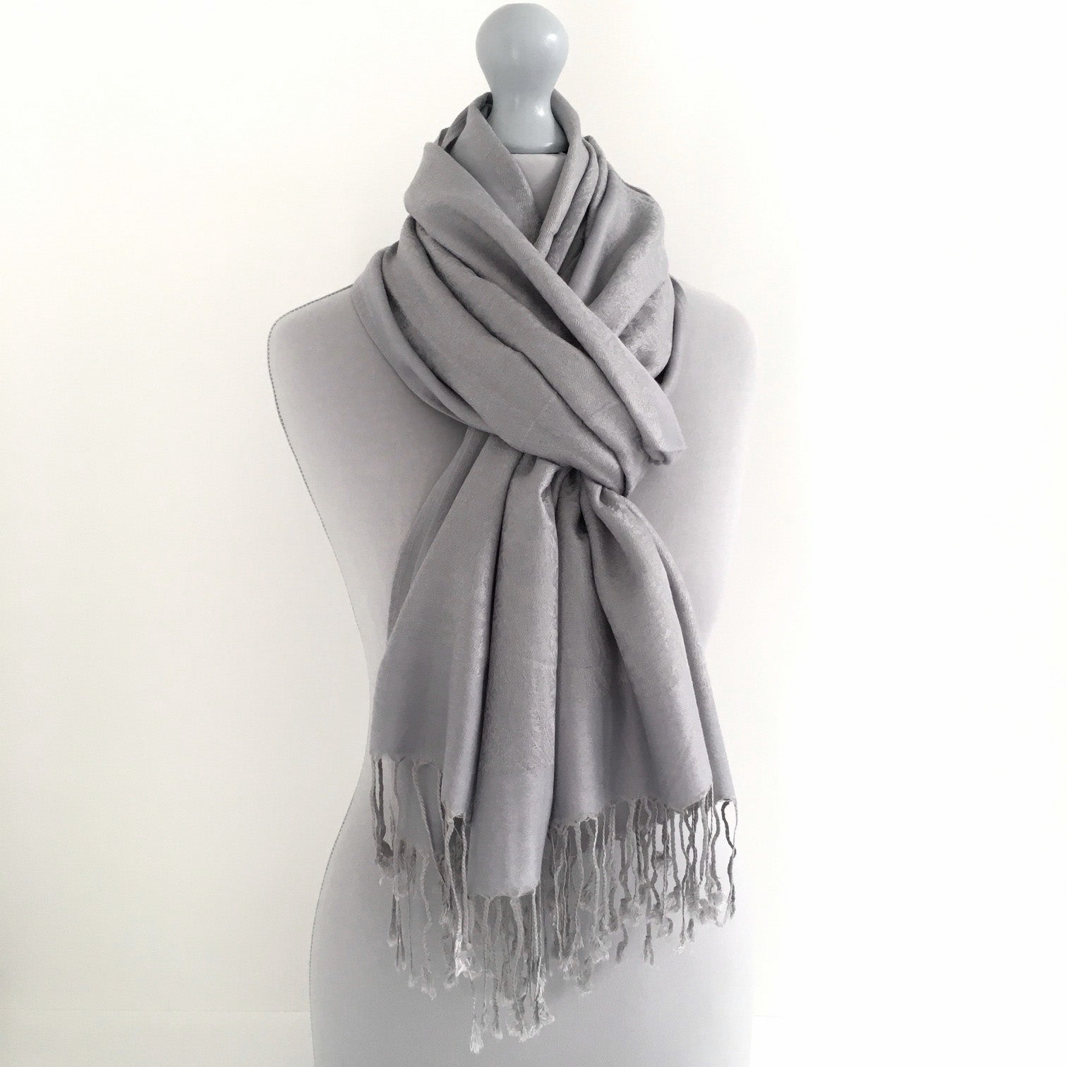 A-SHU SILVER GREY PAISLEY PRINT REVERSIBLE PASHMINA SHAWL SCARF - A-SHU.CO.UK