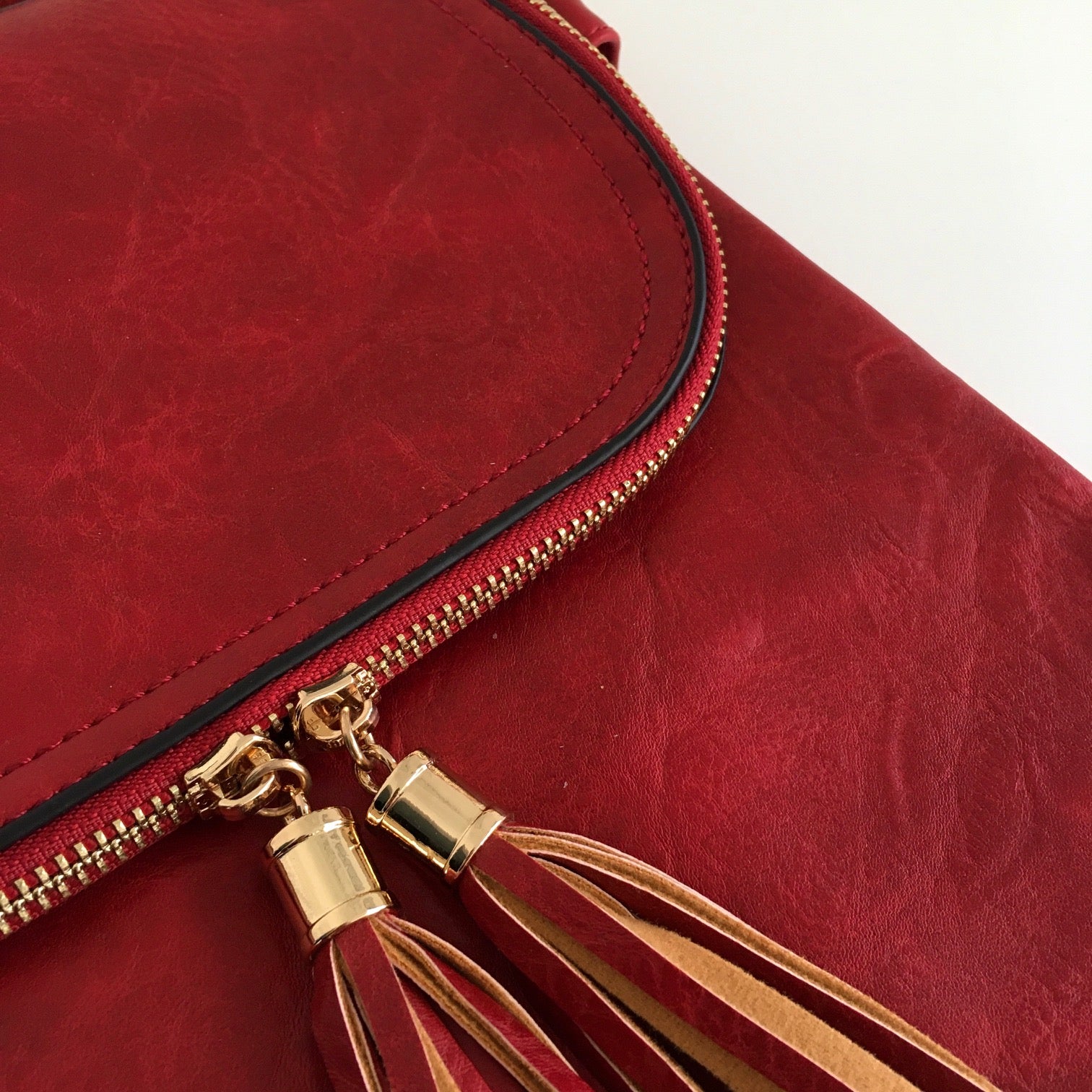 A-SHU LARGE RED TASSEL MULTI COMPARTMENT CROSS BODY SHOULDER BAG WITH LONG STRAP - A-SHU.CO.UK
